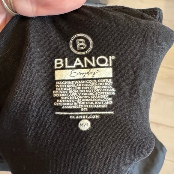 Maternity Cap Sleeve Crew Neck Dress - Picture 4 of 6